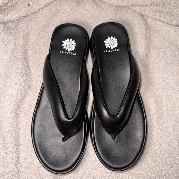 Yellow Box Women's Black Flip-Flops - Picture 1 of 7